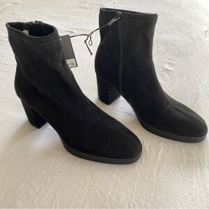 Nwob American Exchange Ankle Thick Black Heel Boots Faux Suede Women’s size 8